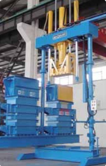 Swivel Twin Lifting-Chamber Baler