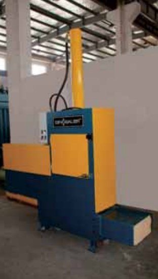 Vertical Bagging Baler